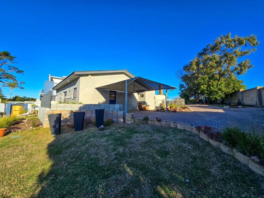 2 Bedroom Property for Sale in Stilbaai Wes Western Cape